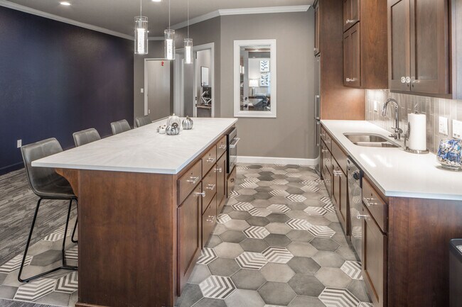 Parkside Apartments in Eugene, OR - Building Photo - Building Photo