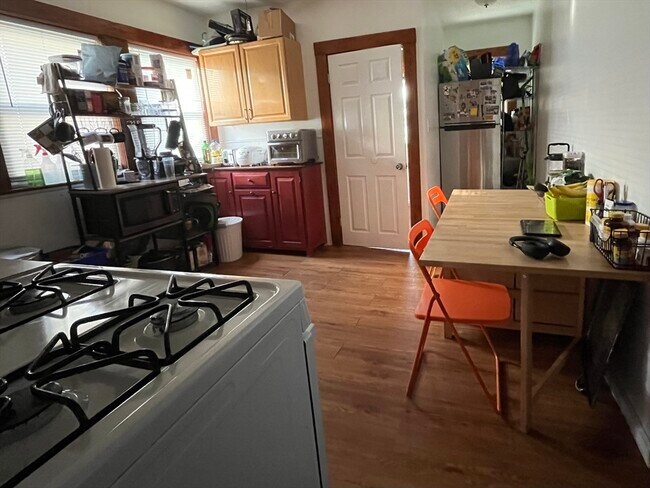 6 1st St, Unit 1 in Medford, MA - Building Photo - Building Photo