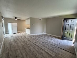 1205 F St in Reedley, CA - Building Photo - Building Photo