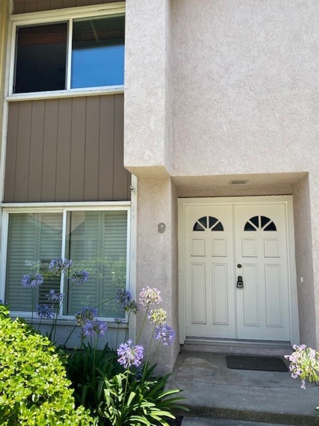 9 Goldenbush in Irvine, CA - Building Photo - Building Photo