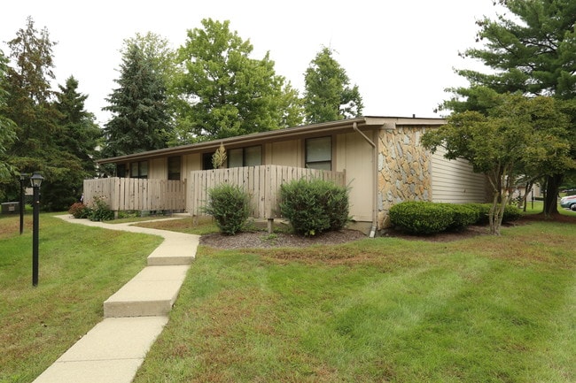 Harvest Grove in Gahanna, OH - Building Photo - Building Photo