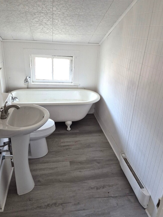 501 E 7th St, Unit 3 in Erie, PA - Foto de edificio - Building Photo