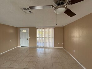 6810 Amarillo St in Port Richey, FL - Building Photo - Building Photo