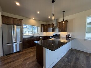 82 Horseshoe Lp in Bozeman, MT - Building Photo - Building Photo