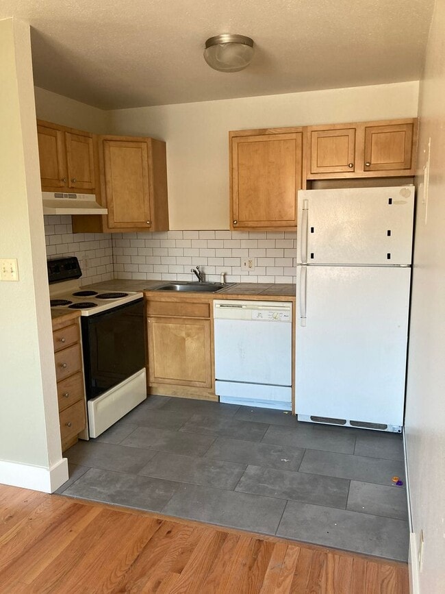 property at 3547 Nottingham Ct
