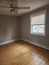 4 Queens Way, Unit # 1 in Waterville, ME - Foto de edificio - Building Photo