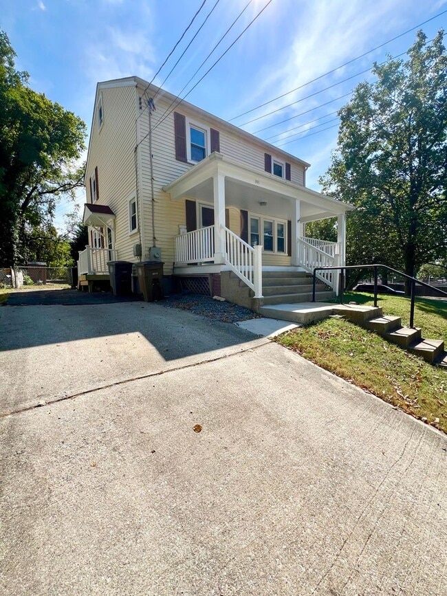 201 Highland Ave in Rockville, MD - Building Photo - Building Photo