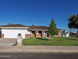 1000 N Evergreen St in Chandler, AZ - Building Photo