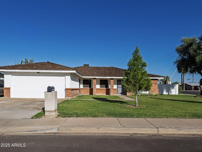 property at 1000 N Evergreen St