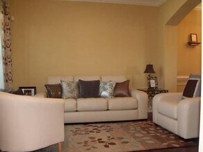 922 Oak Crest Dr in Hinesville, GA - Building Photo - Building Photo