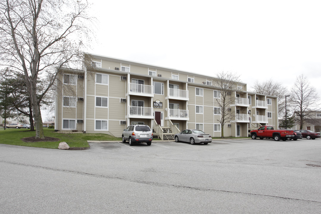 Willow Creek Apartments in Portage, IN - Building Photo