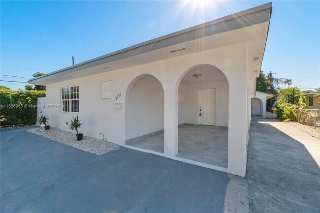 5130 NW 2nd Terrace-Unit -5130 in Miami, FL - Building Photo - Building Photo