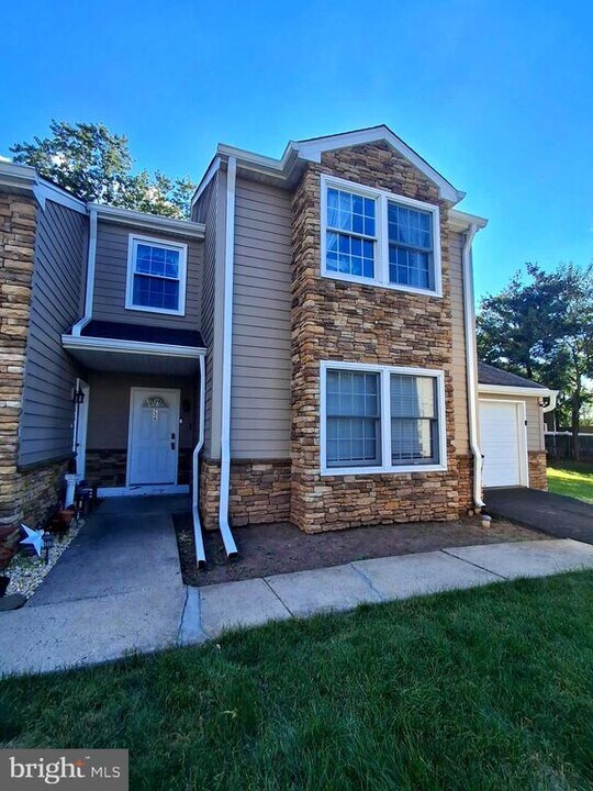 226 Spring House Ln in Telford, PA - Building Photo