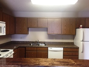 Southern Cross Apartments in Rapid City, SD - Building Photo - Building Photo