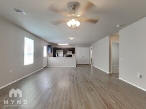 7119 Cozy Run in San Antonio, TX - Building Photo - Building Photo