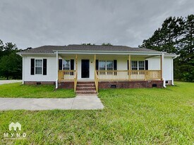 215 Clearwater Dr in Smithfield, NC - Building Photo