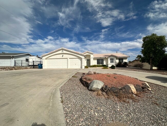 3036 Ranchero Dr in Lake Havasu City, AZ - Foto de edificio - Building Photo