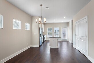 1272 Carbon Ct in Atlanta, GA - Building Photo - Building Photo