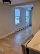 56 Ellington Ave, Unit #3 in Ellington, CT - Foto de edificio - Building Photo