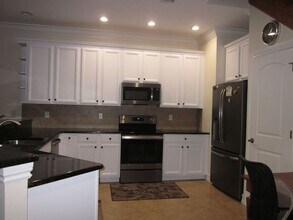 4015 Courtside Way in Tampa, FL - Building Photo - Building Photo