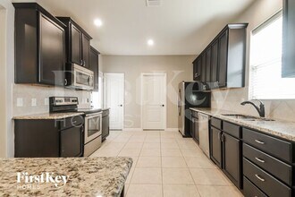 2425 Spring Meadows Dr in Denton, TX - Building Photo - Building Photo