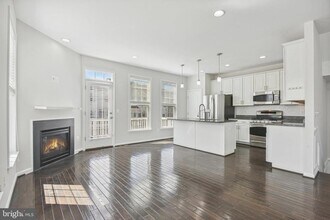 22652 Gray Falcon Square in Ashburn, VA - Building Photo - Building Photo