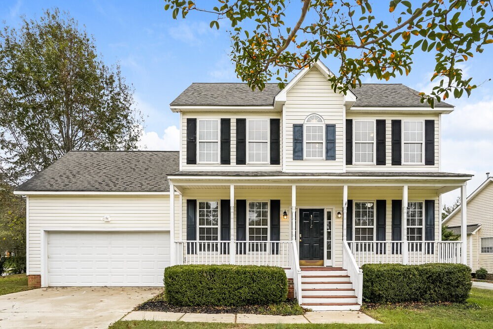 512 Waterford Dr in Clayton, NC - Foto de edificio