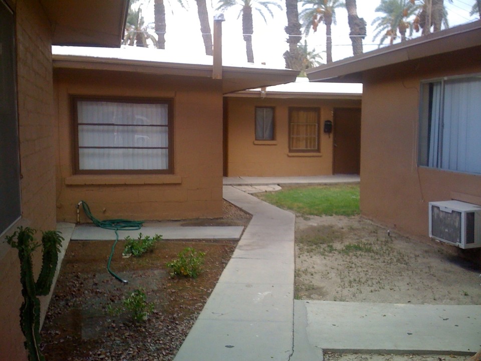 82329 Valencia Ave in Indio, CA - Building Photo