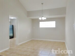 12819 Enchanted Path Dr in Houston, TX - Foto de edificio - Building Photo