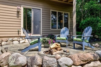 9378 Olympia Dr in Eden Prairie, MN - Building Photo - Building Photo