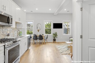 338 Hurley St, Unit 3 in Cambridge, MA - Building Photo - Building Photo