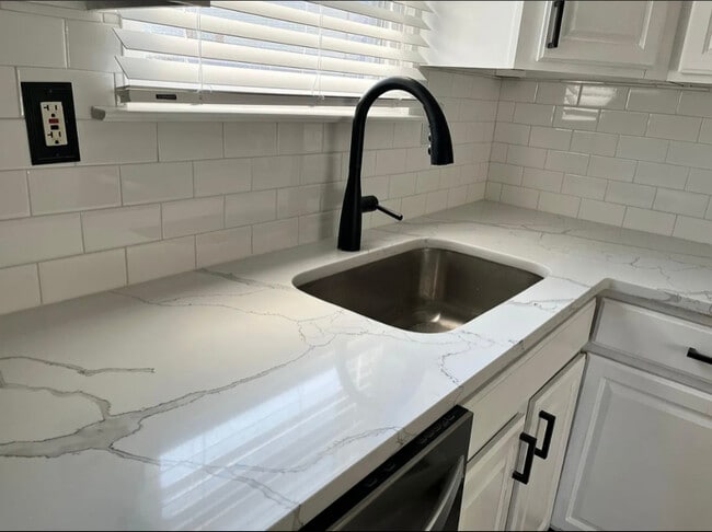 317 Birch Dr in Lafayette Hill, PA - Building Photo - Building Photo