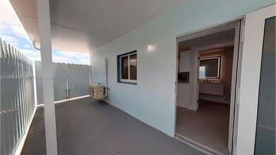 130 W 57th St in Hialeah, FL - Building Photo - Building Photo