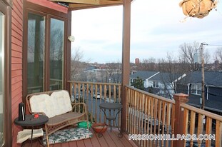 53 Lawn St in Boston, MA - Building Photo