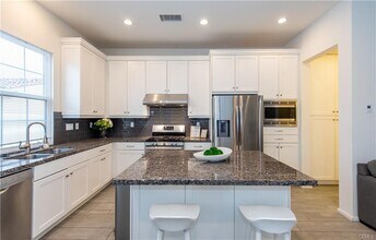 53 Strawberry Grove in Irvine, CA - Building Photo - Building Photo
