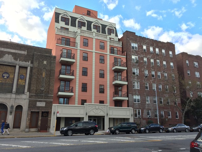 2590 Ocean Ave in Brooklyn, NY - Foto de edificio - Building Photo