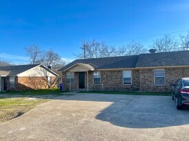 8335 Clifford St in White Settlement, TX - Building Photo
