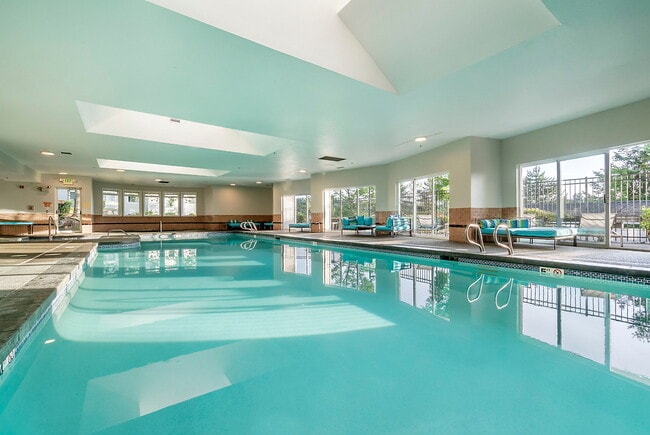 Castle Creek in Newcastle, WA - Foto de edificio - Building Photo