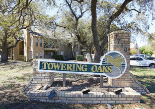 Towering Oaks in San Antonio, TX - Building Photo - Building Photo