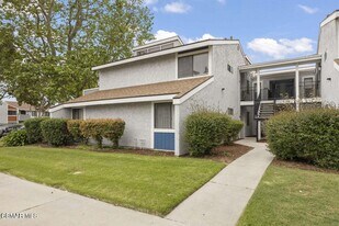 5123 Longfellow Way, Unit 5123 Longfellow Way in Oxnard, CA - Building Photo