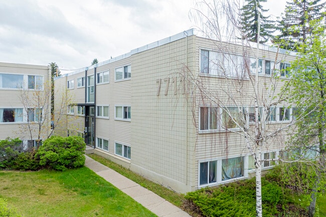 Elbow Court in Calgary, AB - Building Photo - Building Photo