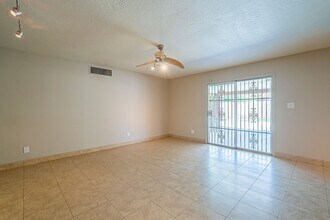 5802 W Frier Dr in Glendale, AZ - Building Photo - Building Photo