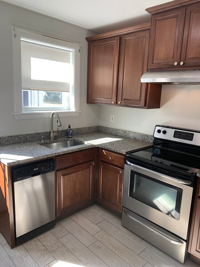 166 White St in Weymouth, MA - Building Photo - Building Photo