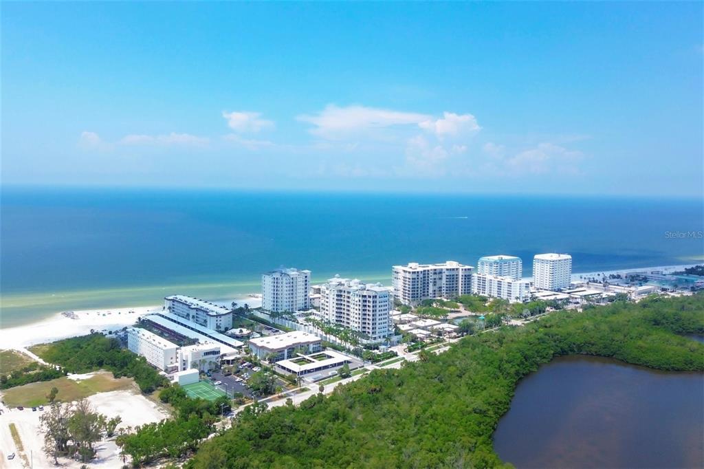 2100 Benjamin Franklin Dr in Sarasota, FL - Building Photo