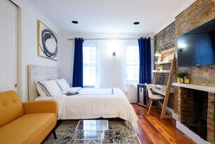 241 E 24th St in New York, NY - Building Photo