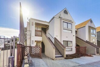 1404 37th Ave, Unit 1404-C in Oakland, CA - Building Photo - Building Photo