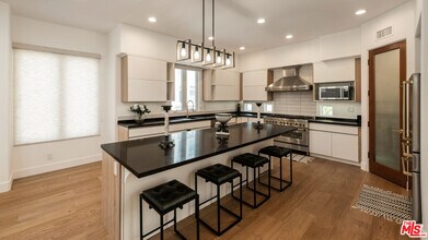 139 Westwind Mall in Marina Del Rey, CA - Building Photo - Building Photo