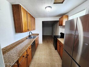 1323 W 30th St in Jacksonville, FL - Building Photo - Building Photo