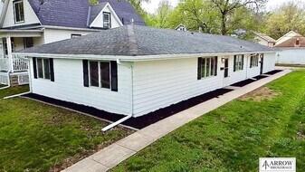 1823 Euclid Ave, Unit Unit 2 in Lincoln, NE - Building Photo