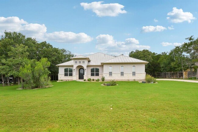 124 Abamillo Dr in Bastrop, TX - Building Photo - Building Photo